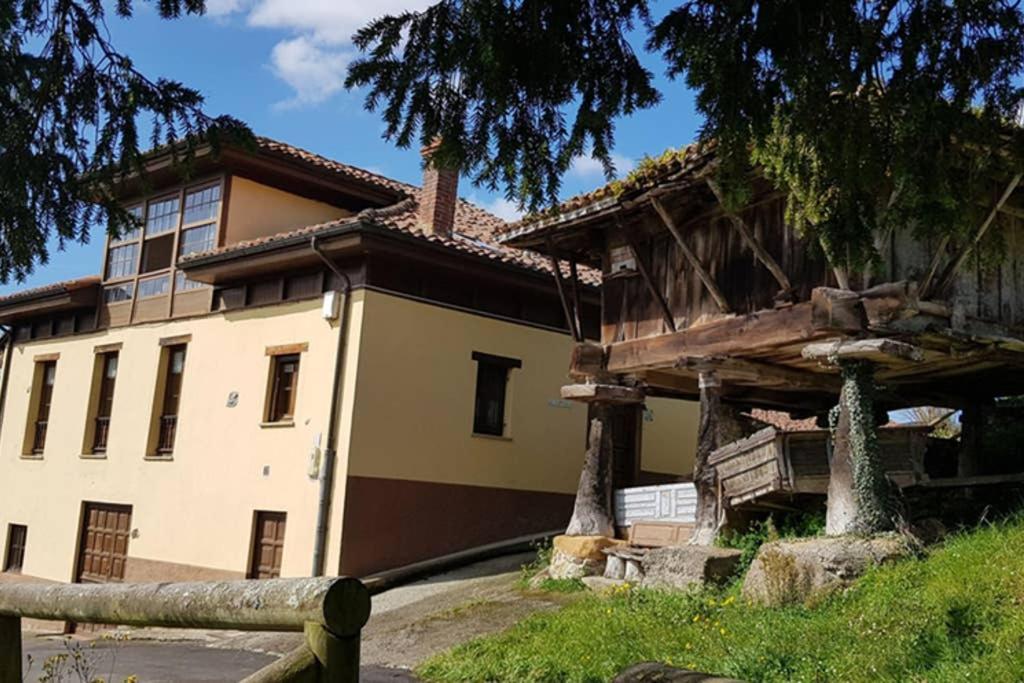 Villa Casa rústica en Asturias con preciosas vistas Borines Exterior foto